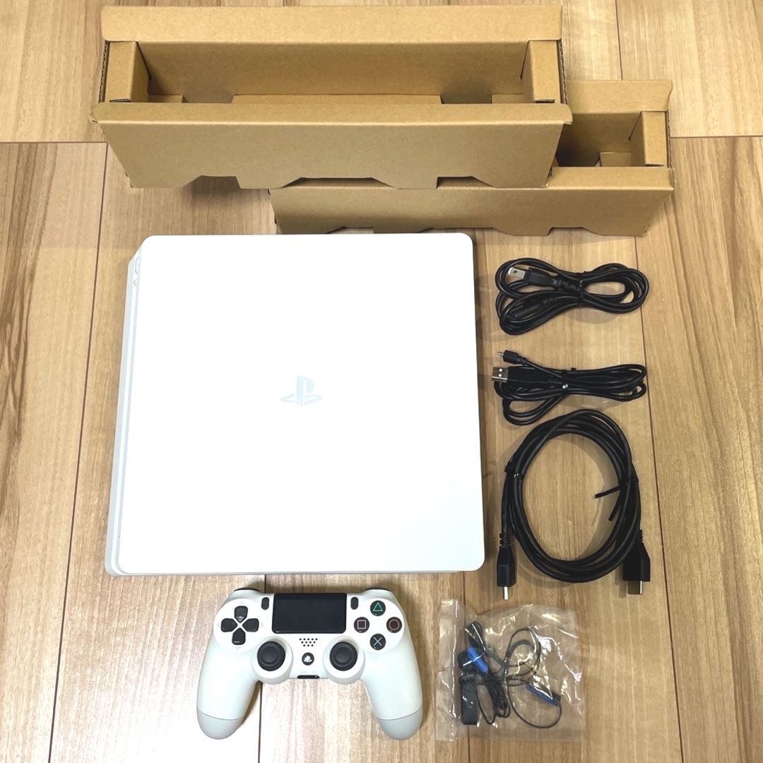 PlayStation4(プレイステーション4)のPS4 ホワイト 500GB CUH-2000AB02 プレイステーション4 エンタメ/ホビーのゲームソフト/ゲーム機本体(家庭用ゲーム機本体)の商品写真