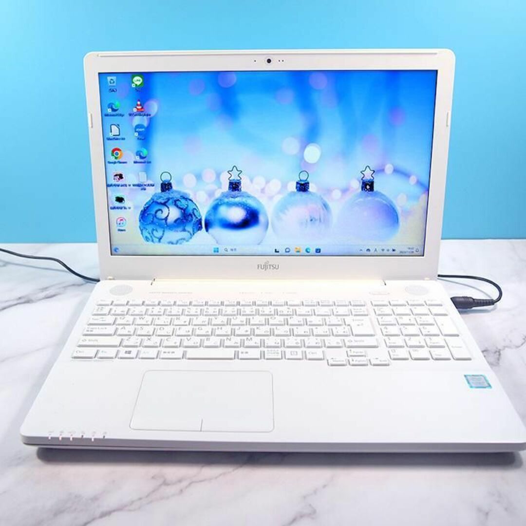 高品質】 5世代Core i7✨メモリ16GB✨SSD✨ブルーレイ✨白✨薄型ノート 高品質】 5世代Core i7✨メモリ16GB✨SSD✨ブルーレイ✨白✨薄型ノート