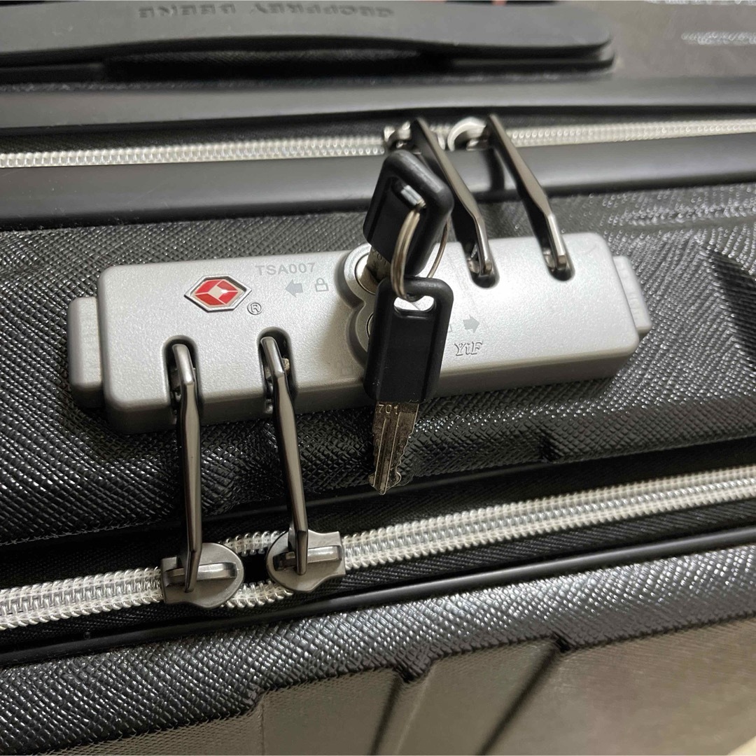 【美品】スーツケース　GEOFFREY BEENE メンズのバッグ(トラベルバッグ/スーツケース)の商品写真