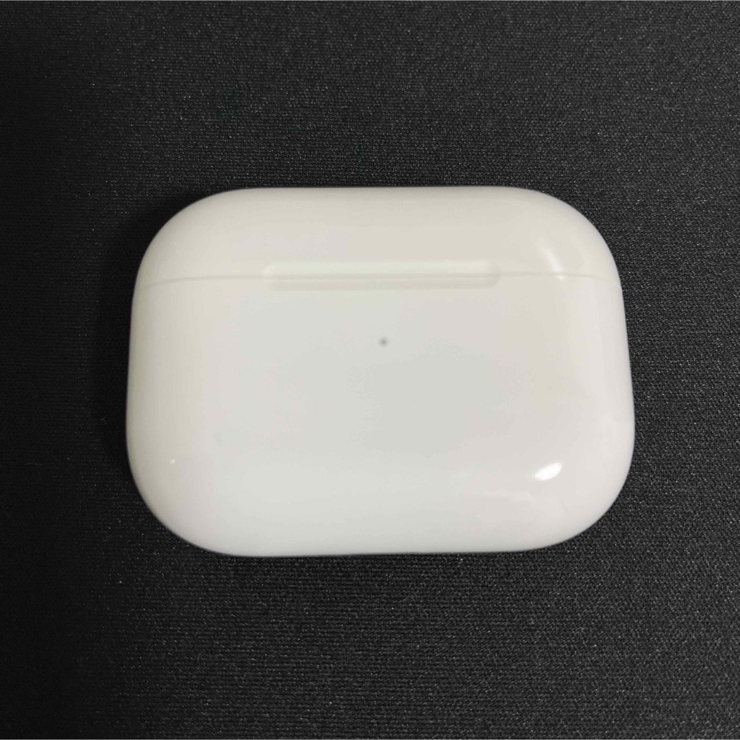 Apple(アップル)のAirPods pro 両耳  AirPods proケース スマホ/家電/カメラのオーディオ機器(ヘッドフォン/イヤフォン)の商品写真