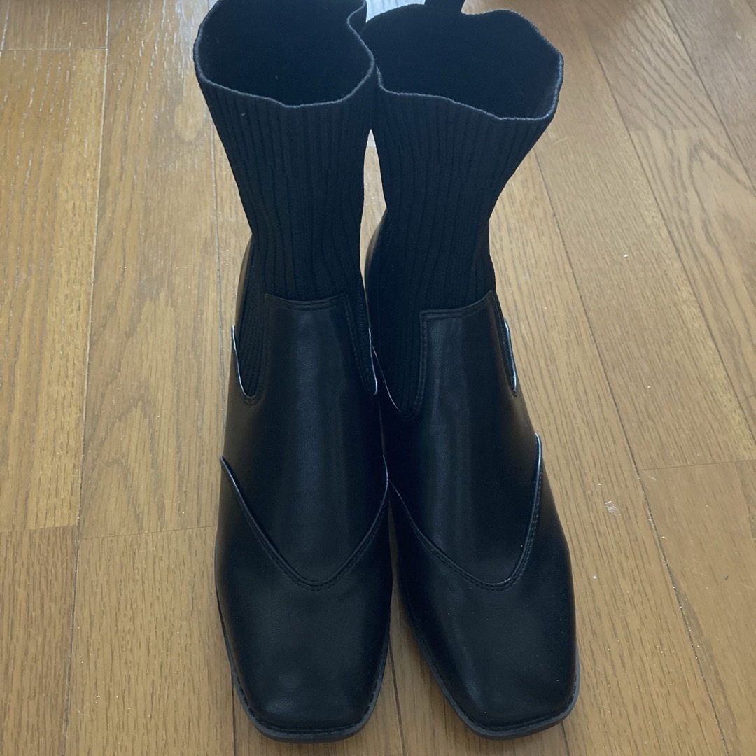 SHEIN(シーイン)の新品未着用 SHEIN チャンキーヒールストレッチニットソックスブーツ25.0黒 レディースの靴/シューズ(ブーツ)の商品写真