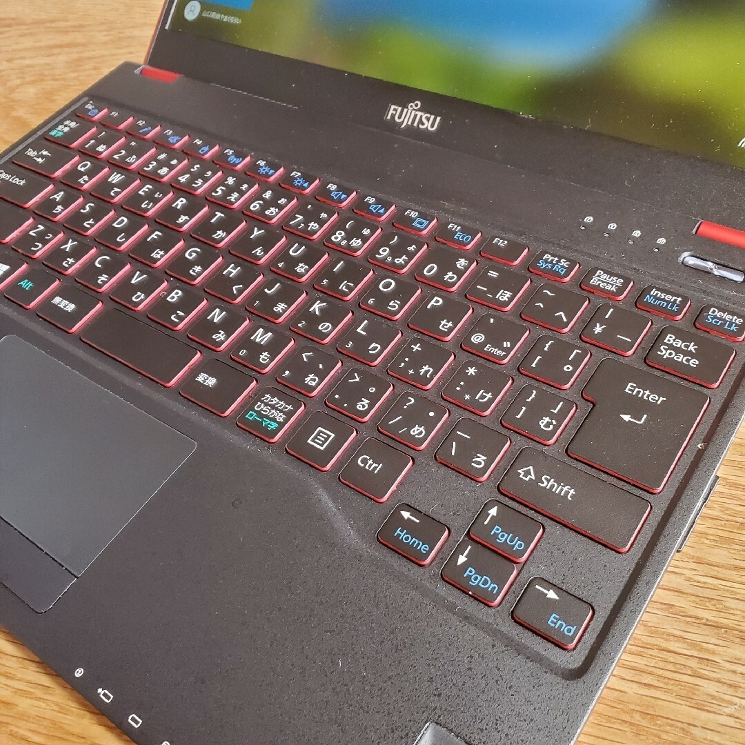 富士通(フジツウ)のCore i7-7500　RAM12MB カスタム　ワインレッド スマホ/家電/カメラのPC/タブレット(ノートPC)の商品写真