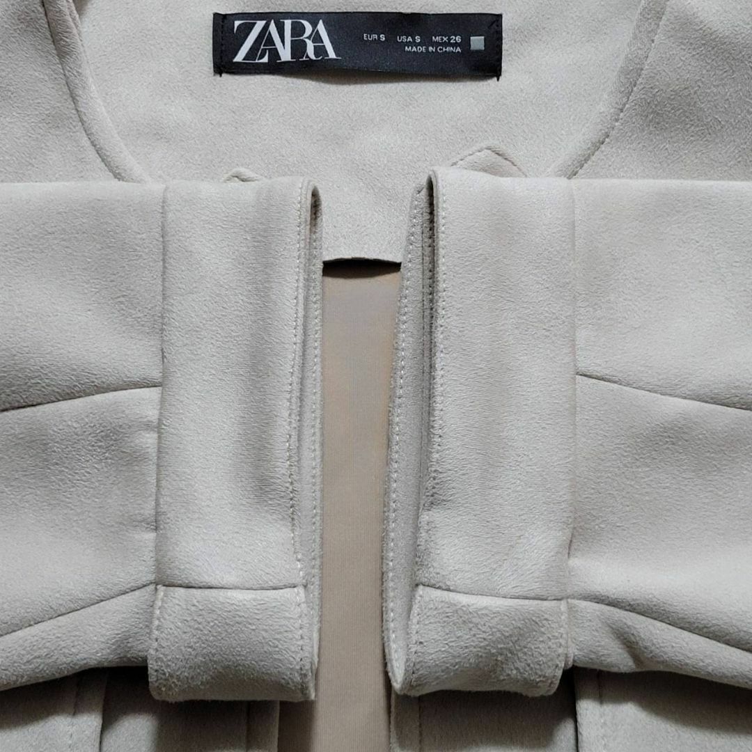 ZARA(ザラ)のZARA ザラ フェイクスエードジャケット エクリュ レディースのジャケット/アウター(ノーカラージャケット)の商品写真