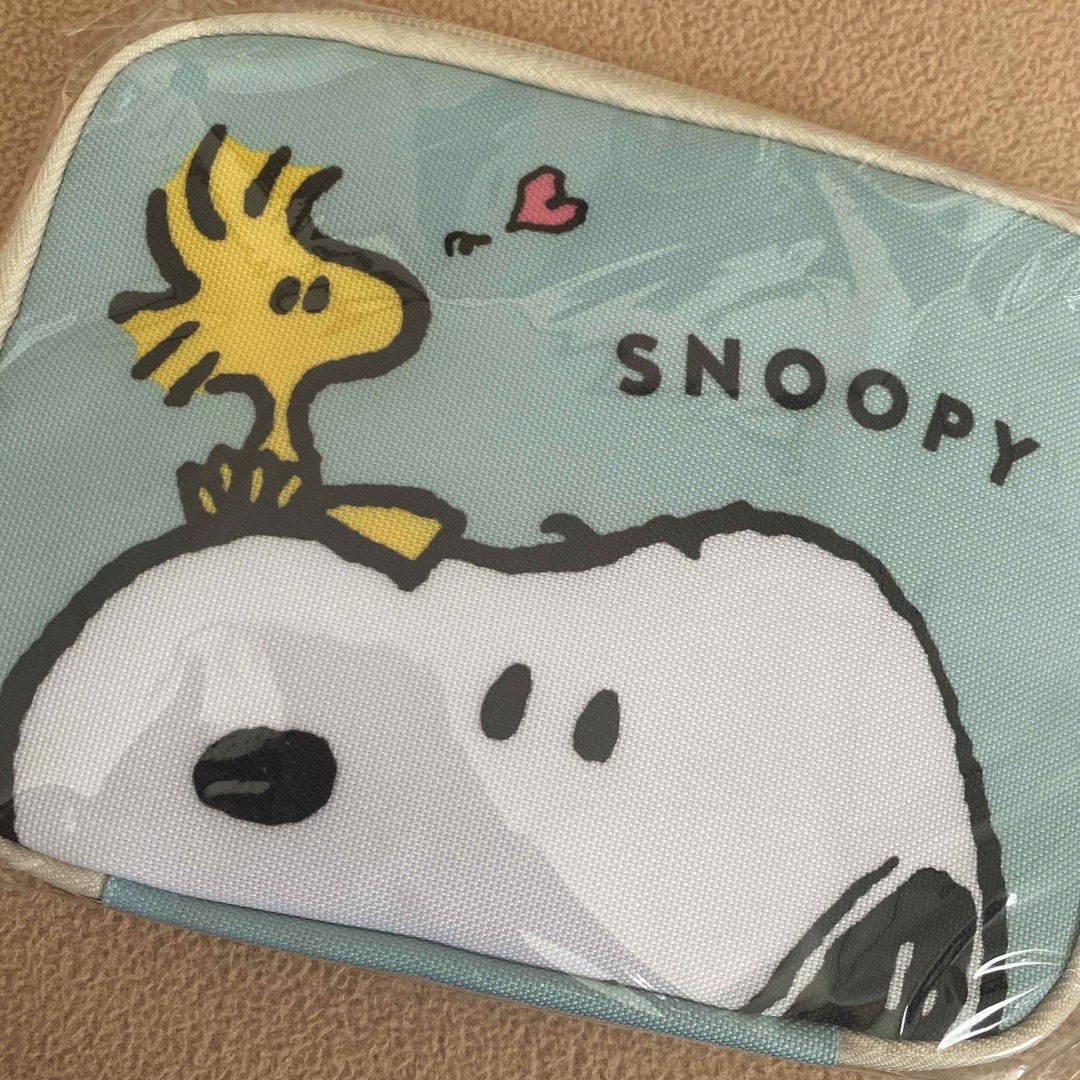 SNOOPY(スヌーピー)のマルチポーチ レディースのファッション小物(ポーチ)の商品写真