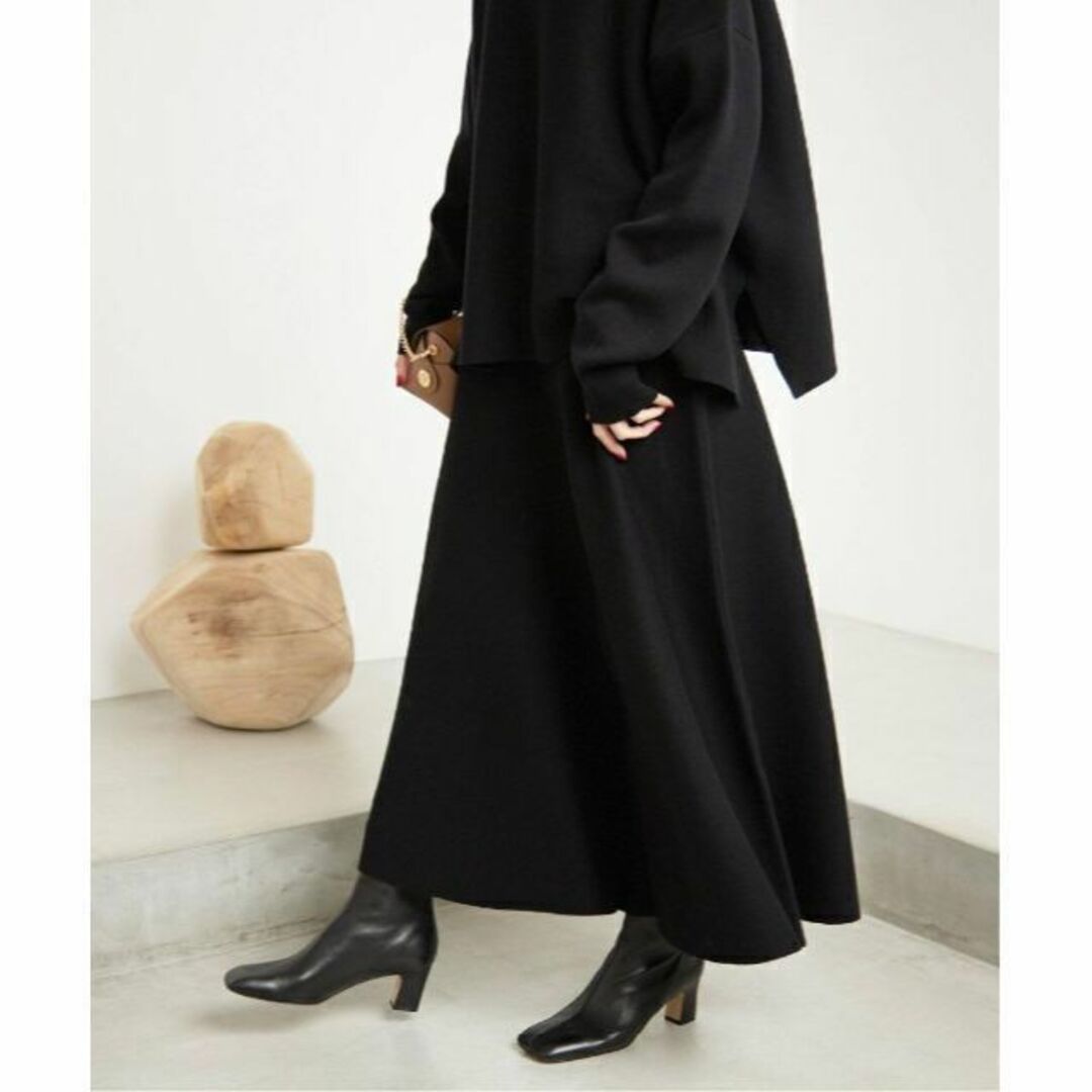 SLOBE IENA(スローブイエナ)の完売品 新品 SLOBE IENA ミラノリブニットフレアスカート ブラック レディースのスカート(ロングスカート)の商品写真