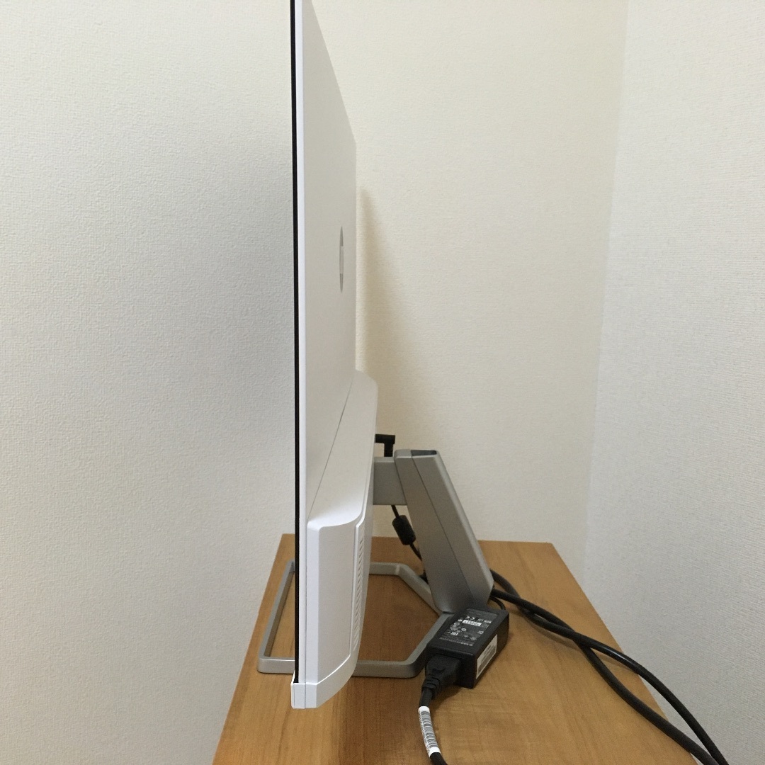 HP M27fwa FHD ディスプレイ (ホワイト・スピーカー搭載)