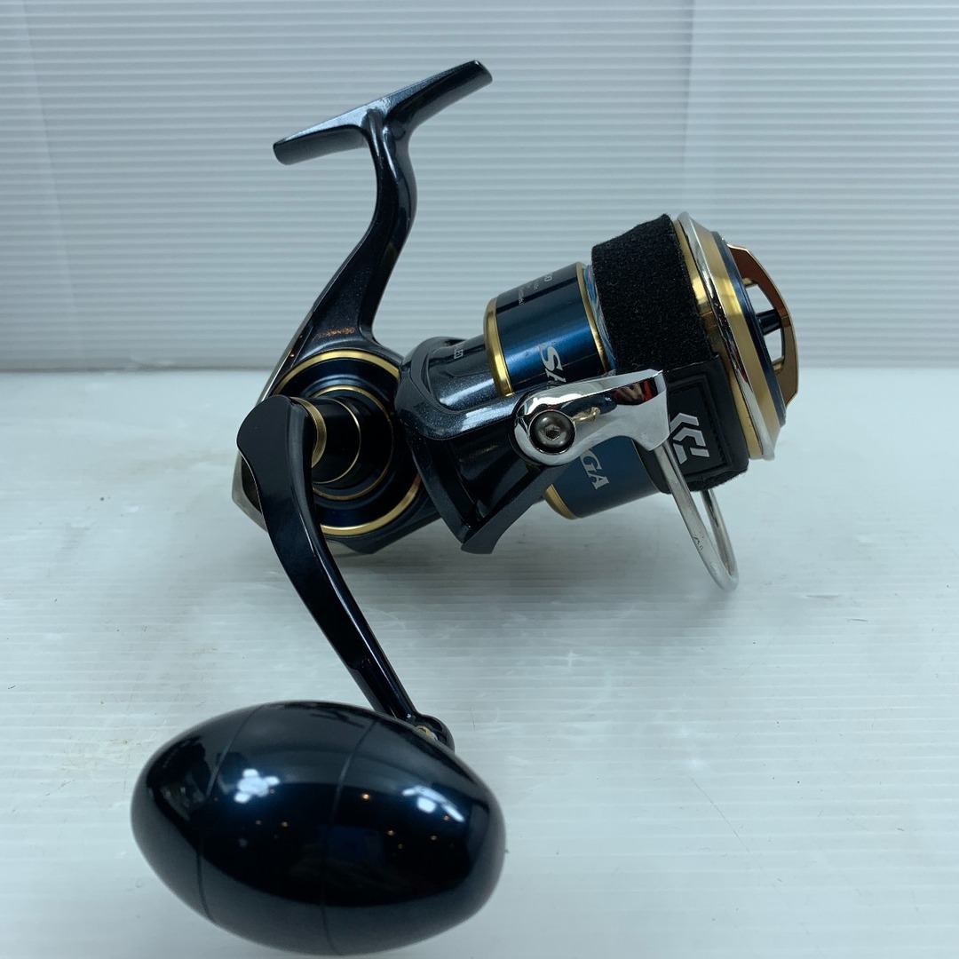 DAIWA(ダイワ)のττDAIWA ダイワ スピニングリール  SALTIGA 箱・布袋付 20ソルティガ 14000-XH スポーツ/アウトドアのフィッシング(リール)の商品写真