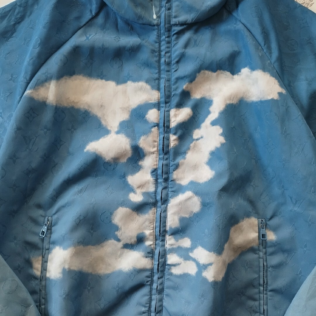 LOUIS VUITTON(ルイヴィトン)のルイヴィトン モノグラム クラウズ 雲柄 ウィンドブレーカーブルゾン メンズのジャケット/アウター(ブルゾン)の商品写真