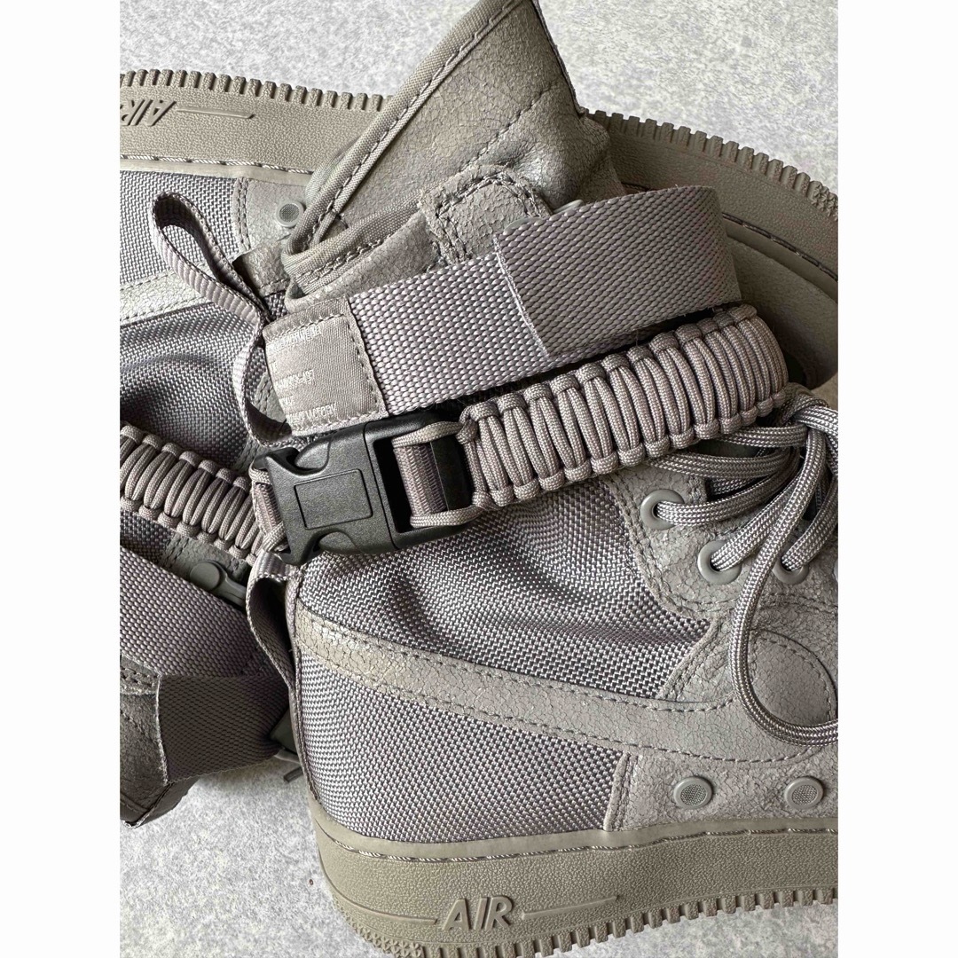 NIKE(ナイキ)のNIKE AIR FORCE 1  ナイキエアーフォース1 メンズの靴/シューズ(スニーカー)の商品写真