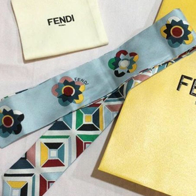 FENDI(フェンディ)のFENDI ツイリー レディースのファッション小物(バンダナ/スカーフ)の商品写真