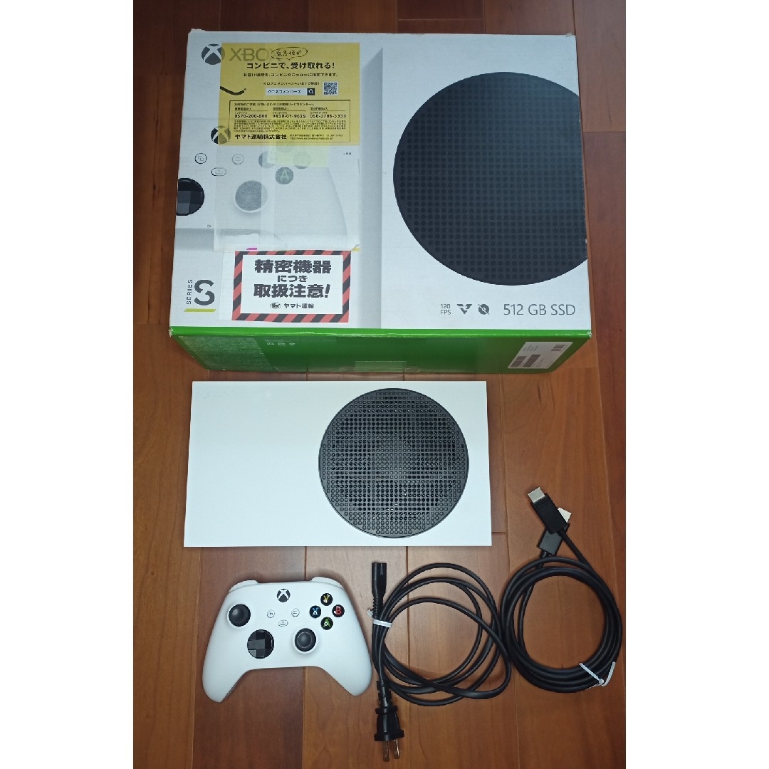 Xbox(エックスボックス)の[美品 ] XBOX Series S 本体 ギルテッドハンターパック同梱版 エンタメ/ホビーのゲームソフト/ゲーム機本体(家庭用ゲーム機本体)の商品写真