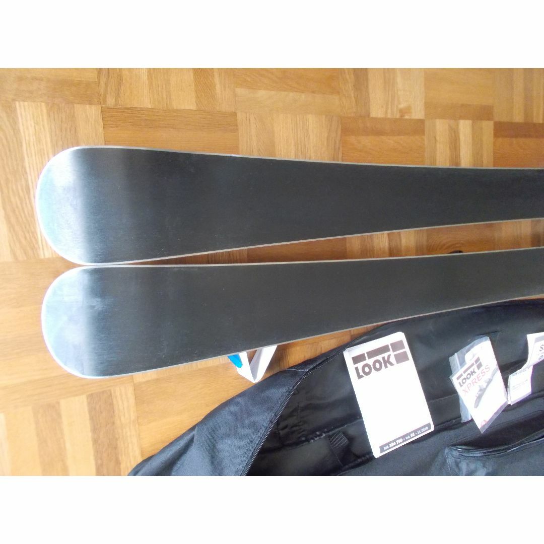 ROSSIGNOL(ロシニョール)のショートスキー板とバッグ スポーツ/アウトドアのスキー(板)の商品写真