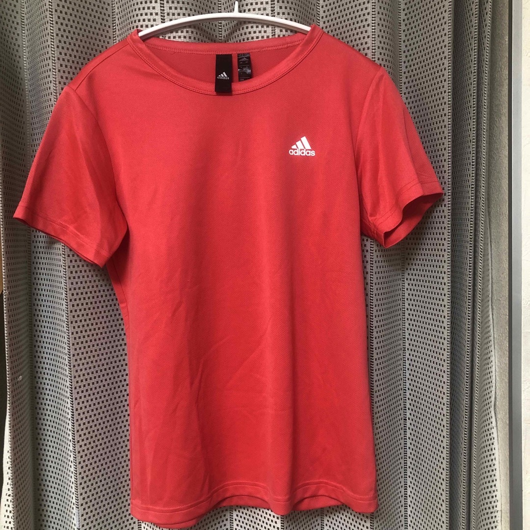 adidas(アディダス)のアディダス　Tシャツ レディースのトップス(Tシャツ(半袖/袖なし))の商品写真