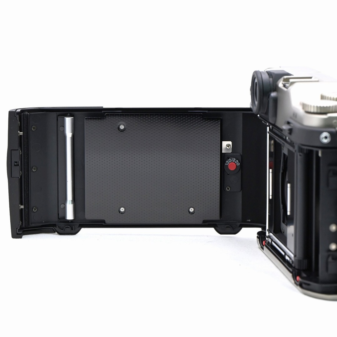 富士フイルム(フジフイルム)のFUJIFILM GA645Zi Professional シルバー スマホ/家電/カメラのカメラ(フィルムカメラ)の商品写真