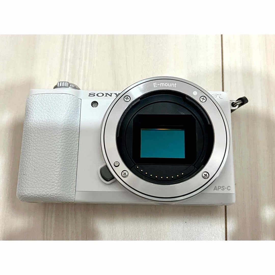 【美品】SONY α5100 ILCE-5100 《バッテリー・充電器完備》