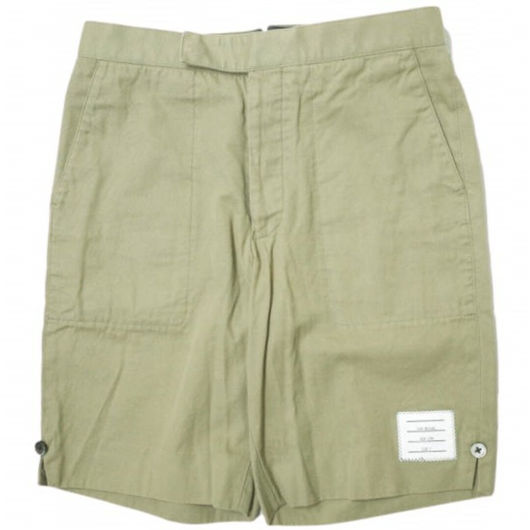 THOM BROWNE(トムブラウン)のTHOM BROWNE トムブラウン 日本製 シンチバックコットンツイルチノショーツ WASHED BACK STRAP SHORT IN KHAKI COTTON TWILL MTC516AW9668 0 ベージュ ショートパンツ トリコロール ボトムス【中古】【THOM BROWNE】 メンズのパンツ(ショートパンツ)の商品写真