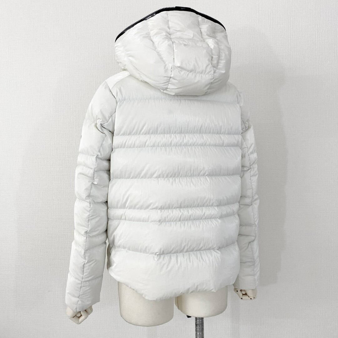 MONCLER(モンクレール)の12L2 MONCLER モンクレール 22AW THARON ダウンジャケット 00 ホワイト アウター 上着 羽織 レディースのジャケット/アウター(ダウンジャケット)の商品写真