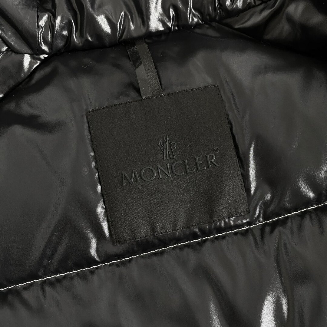 MONCLER(モンクレール)の12L2 MONCLER モンクレール 22AW THARON ダウンジャケット 00 ホワイト アウター 上着 羽織 レディースのジャケット/アウター(ダウンジャケット)の商品写真