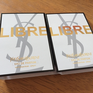 イヴサンローランボーテ(Yves Saint Laurent Beaute)のリブレ オードパルファムとポーチのセット(サンプル/トライアルキット)