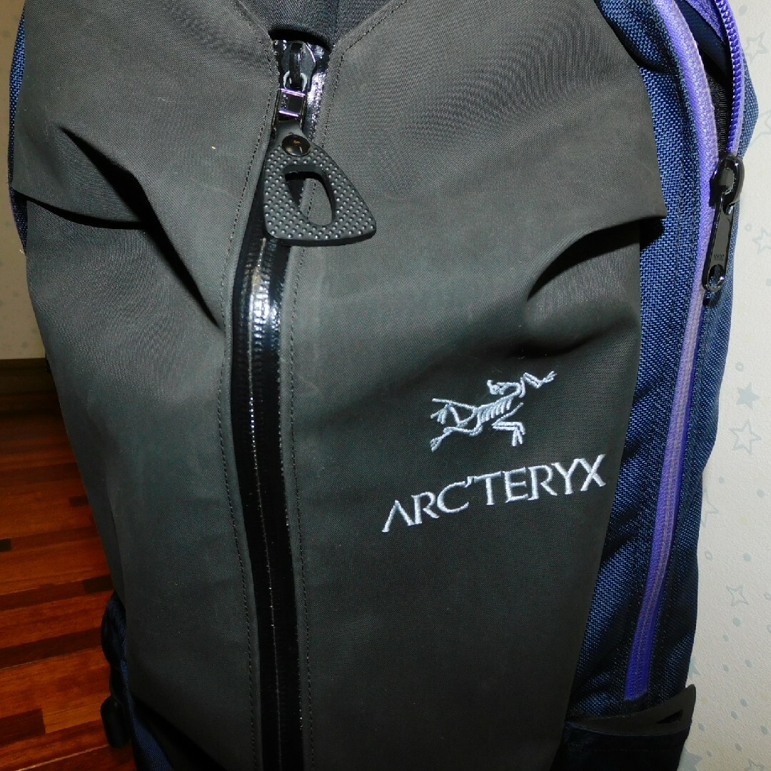 ARC'TERYX(アークテリクス)のARC’TERYX アロー22 サファイア・ブラック メンズのバッグ(バッグパック/リュック)の商品写真