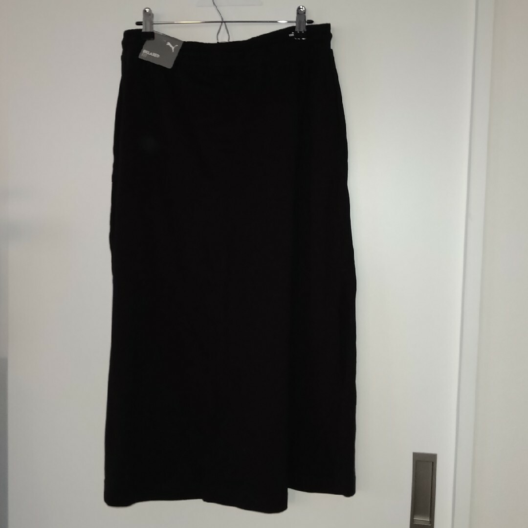 PUMA(プーマ)の値下げしました！ プーマ　ブラックのロングスカート　サイズ：Ｌ レディースのスカート(ロングスカート)の商品写真