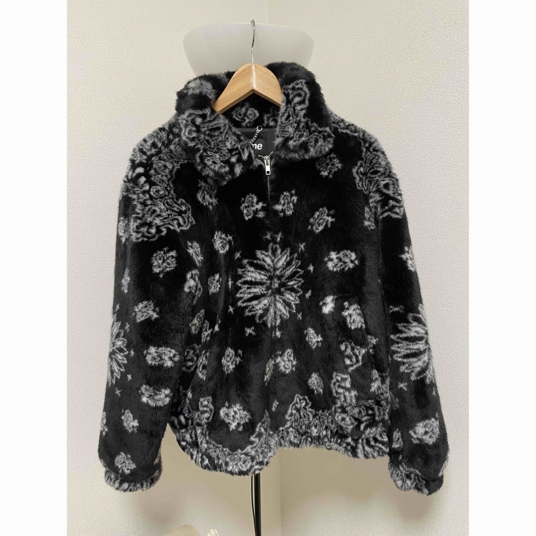SUPREME Bandana Faux Fur Bomber Jacket SUPREME Bandana Faux Fur Bomber Jacket