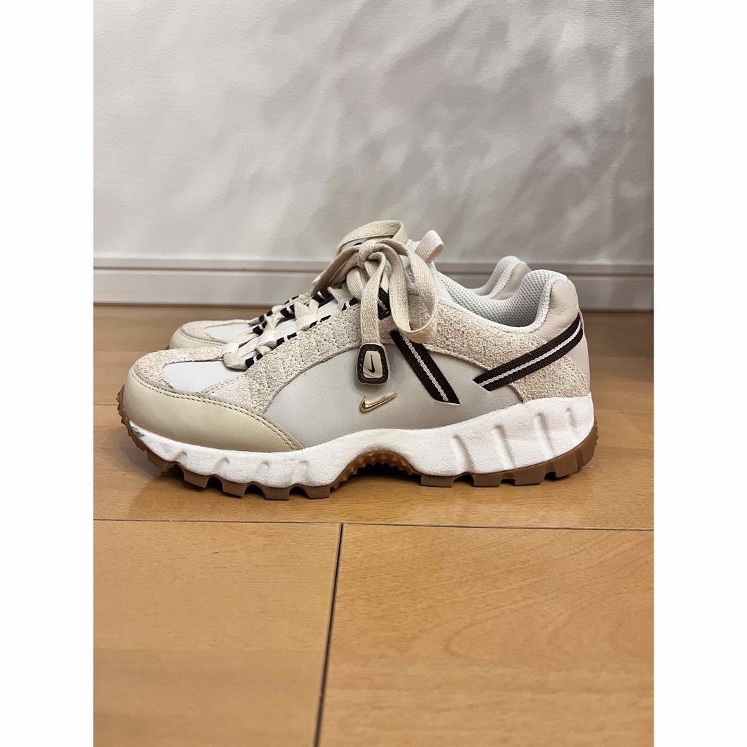 NIKE(ナイキ)のJACQUEMUS::NIKEコラボUnisex Humara 23cm レディースの靴/シューズ(スニーカー)の商品写真