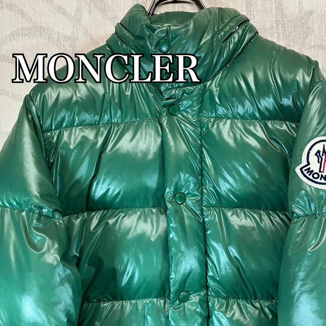 MONCLER(モンクレール)の【激レア】モンクレール　ダウンジャケット　ロゴワッペン　グリーン　羽毛 メンズのジャケット/アウター(ダウンジャケット)の商品写真