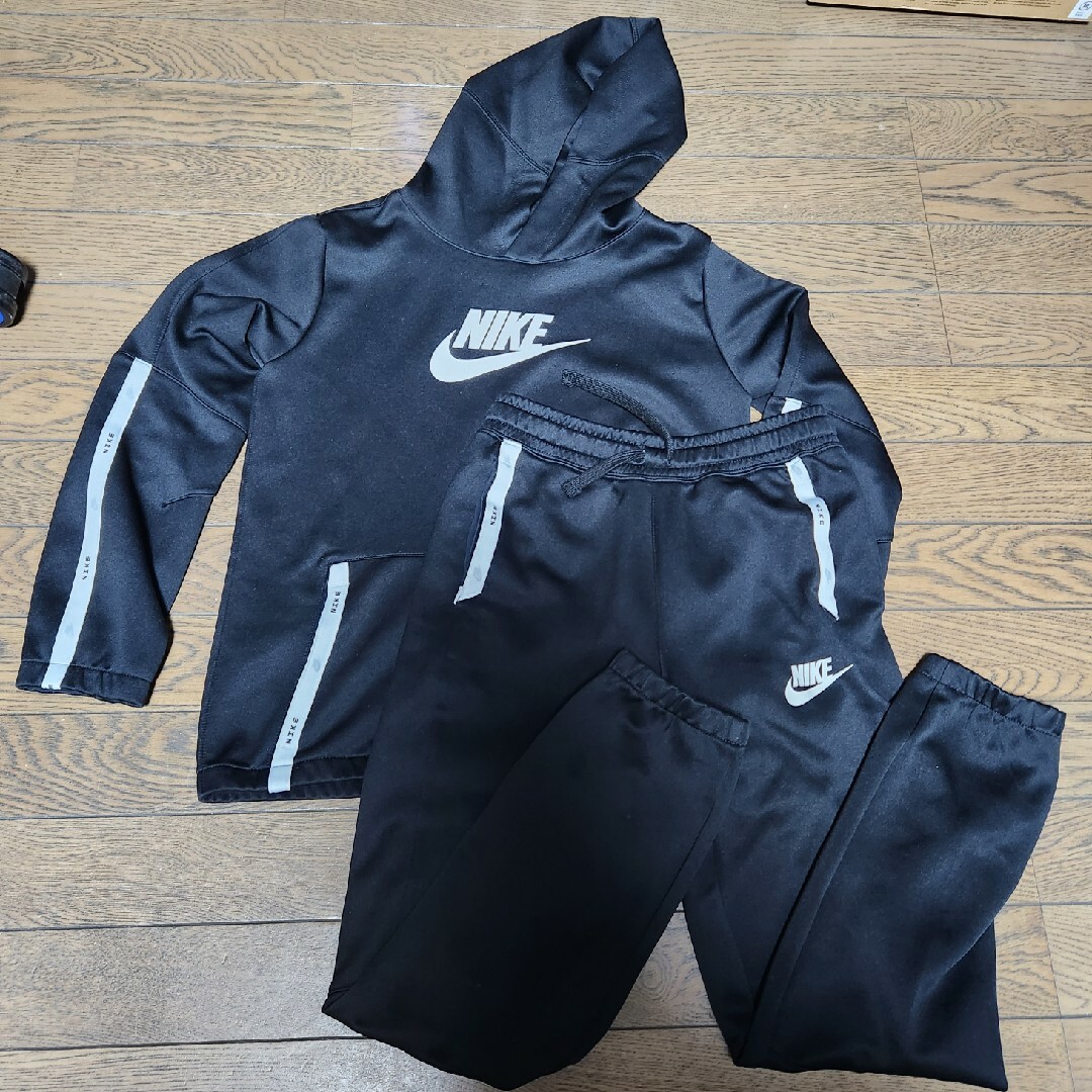 NIKE(ナイキ)の【150】NIKE 上下ジャージ プルオーバー キッズ/ベビー/マタニティのキッズ服男の子用(90cm~)(その他)の商品写真