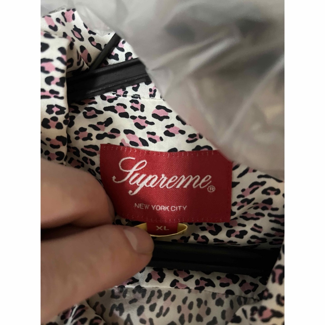 Supreme(シュプリーム)のSupreme Leopard Silk S/S Shirt 22SS メンズのトップス(シャツ)の商品写真