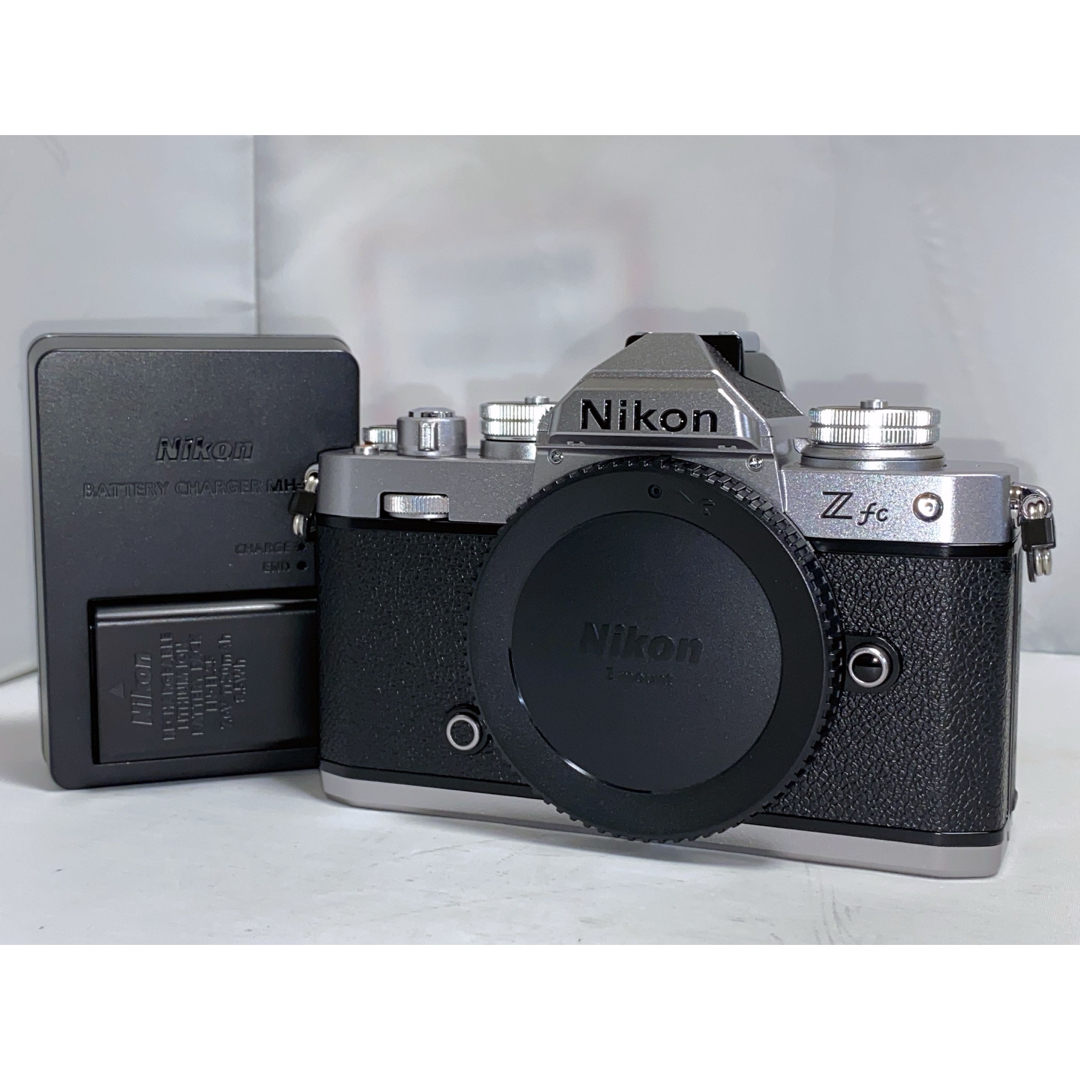 デジタル一眼【美品 5703回】 Nikon Z fc ボディ 本体 zfc