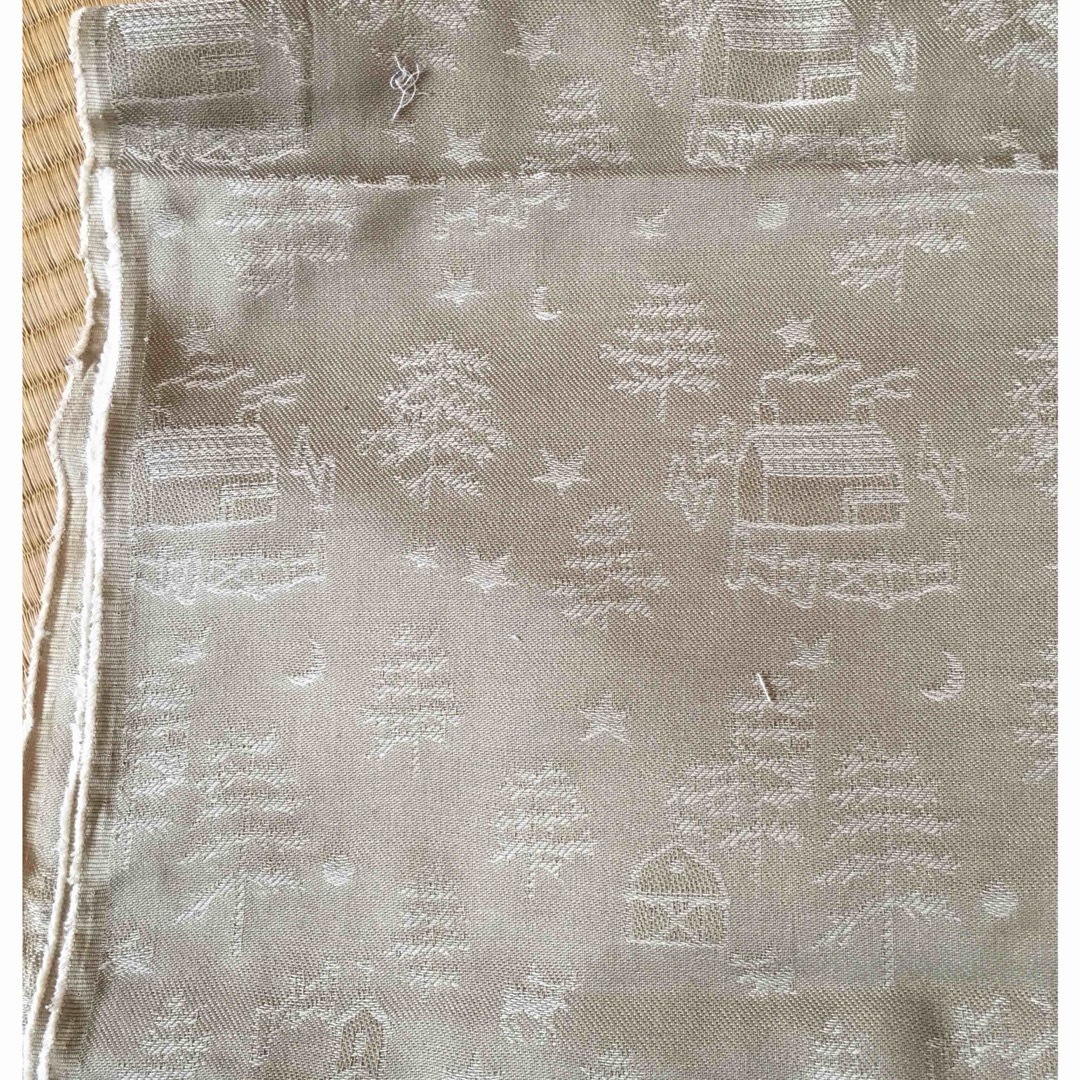 クリスマス柄織り生地　1.6m ハンドメイドの素材/材料(生地/糸)の商品写真