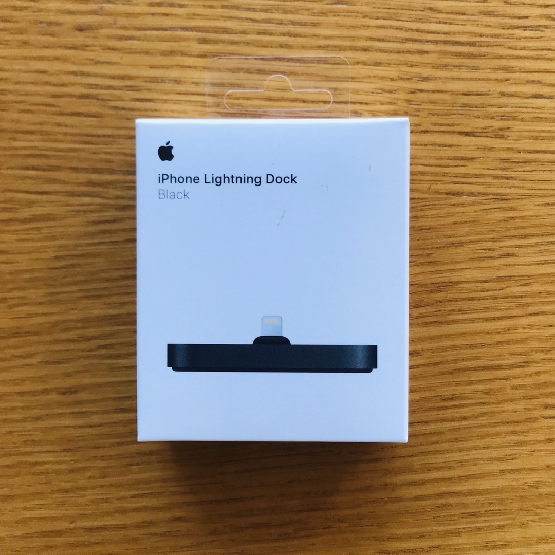 Apple(アップル)のApple Japan iPhone Lightning Dock/Bla スマホ/家電/カメラのスマートフォン/携帯電話(バッテリー/充電器)の商品写真