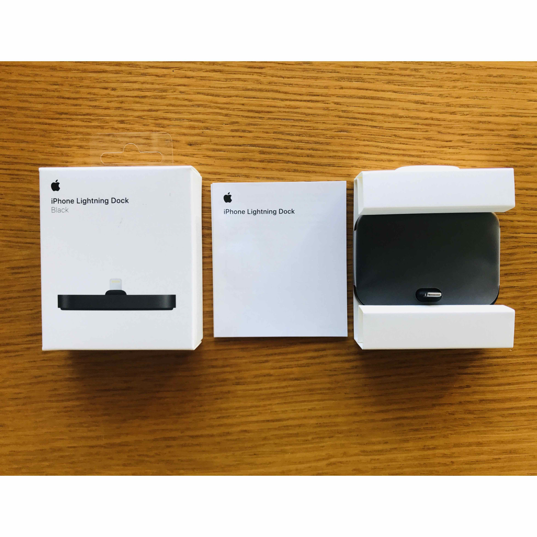 Apple(アップル)のApple Japan iPhone Lightning Dock/Bla スマホ/家電/カメラのスマートフォン/携帯電話(バッテリー/充電器)の商品写真