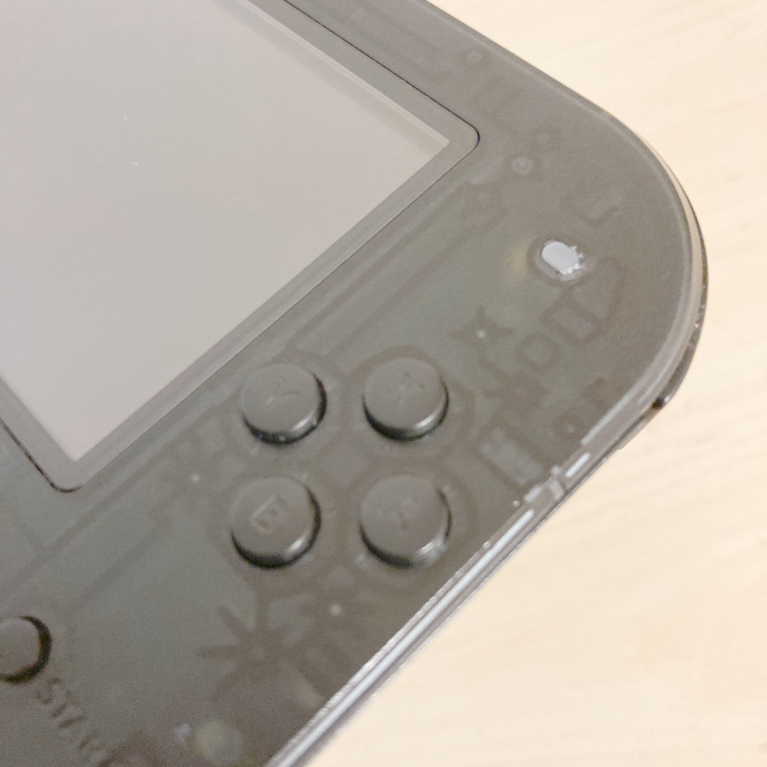 ニンテンドー2DS(ニンテンドー2DS)のNintendo ニンテンドー　任天堂2DS クリアブラック 本体 エンタメ/ホビーのゲームソフト/ゲーム機本体(携帯用ゲーム機本体)の商品写真