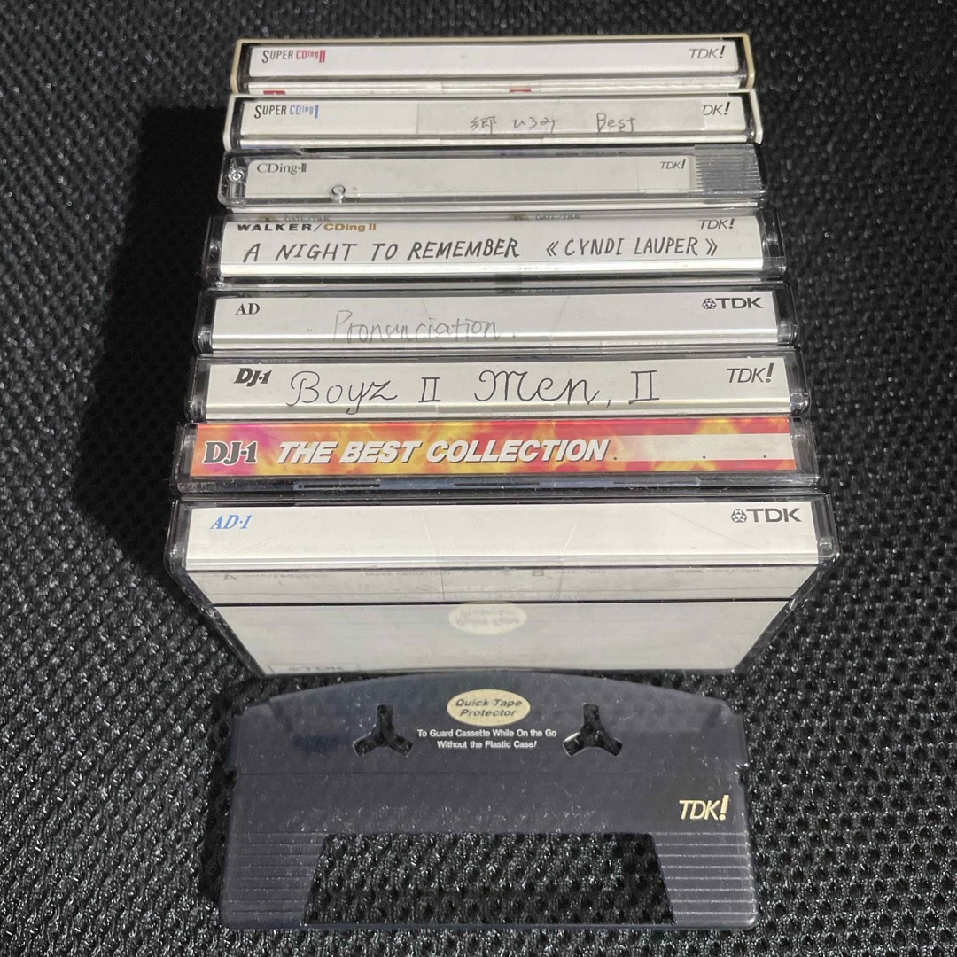 TDK(ティーディーケイ)の【匿名配送】TDKカセットテープ中古8本セット、クイックテーププロテクター付 エンタメ/ホビーのCD(その他)の商品写真