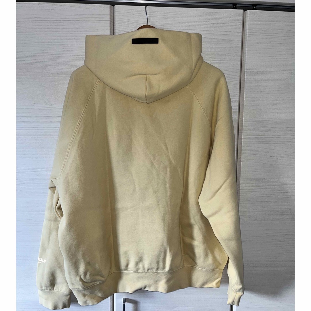 FEAR OF GOD(フィアオブゴッド)の送料込み！essentials パーカーL MR.PORTER限定カラー メンズのトップス(パーカー)の商品写真