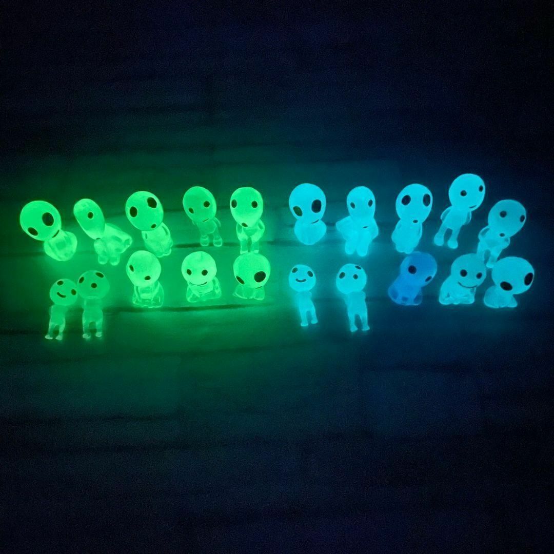 新品 緑 こだま10個セット ジブリ もののけ姫 インテリア 光る 蓄光タイプ インテリア/住まい/日用品のインテリア小物(置物)の商品写真