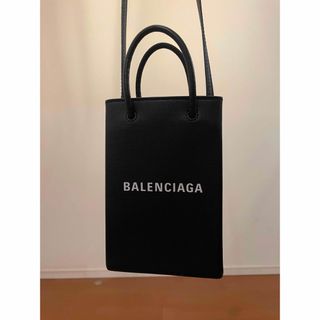 バレンシアガの通販 30,000点以上 | Balenciagaを買うならラクマ
