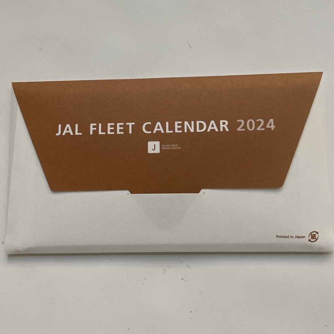 JAL(日本航空)(ジャル(ニホンコウクウ))のJAL2024年卓上カレンダー インテリア/住まい/日用品の文房具(カレンダー/スケジュール)の商品写真