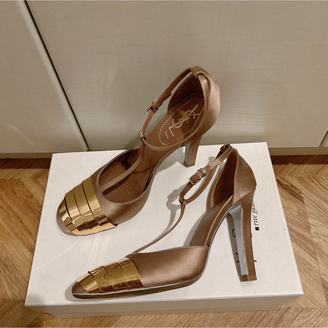 Saint Laurent(サンローラン)のレアYSLイヴ・サンローラン　ランウェイコレクションパンプス レディースの靴/シューズ(ハイヒール/パンプス)の商品写真