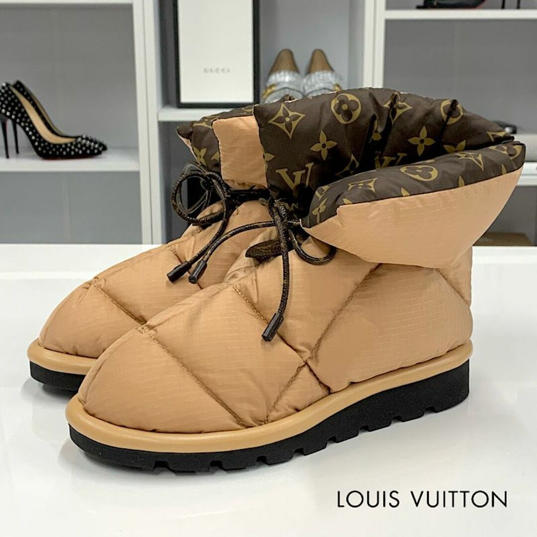 LOUIS VUITTON(ルイヴィトン)の8451 未使用 ヴィトン ピローライン ナイロン モノグラム アンクルブーツ  レディースの靴/シューズ(ブーツ)の商品写真