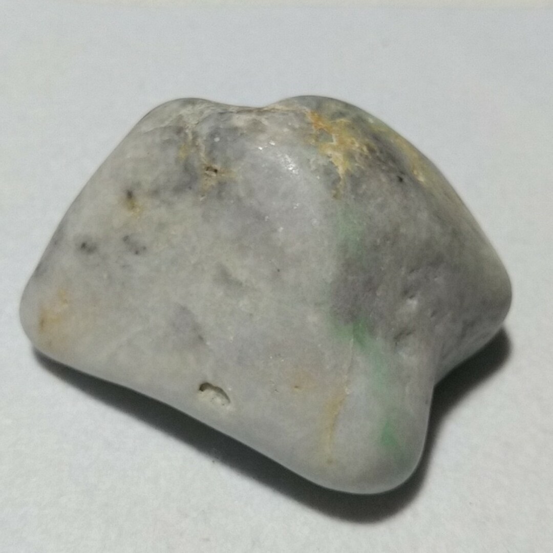 糸魚川翡翠 ヒスイ 原石 245g 糸魚川翡翠 ヒスイ 原石 245g