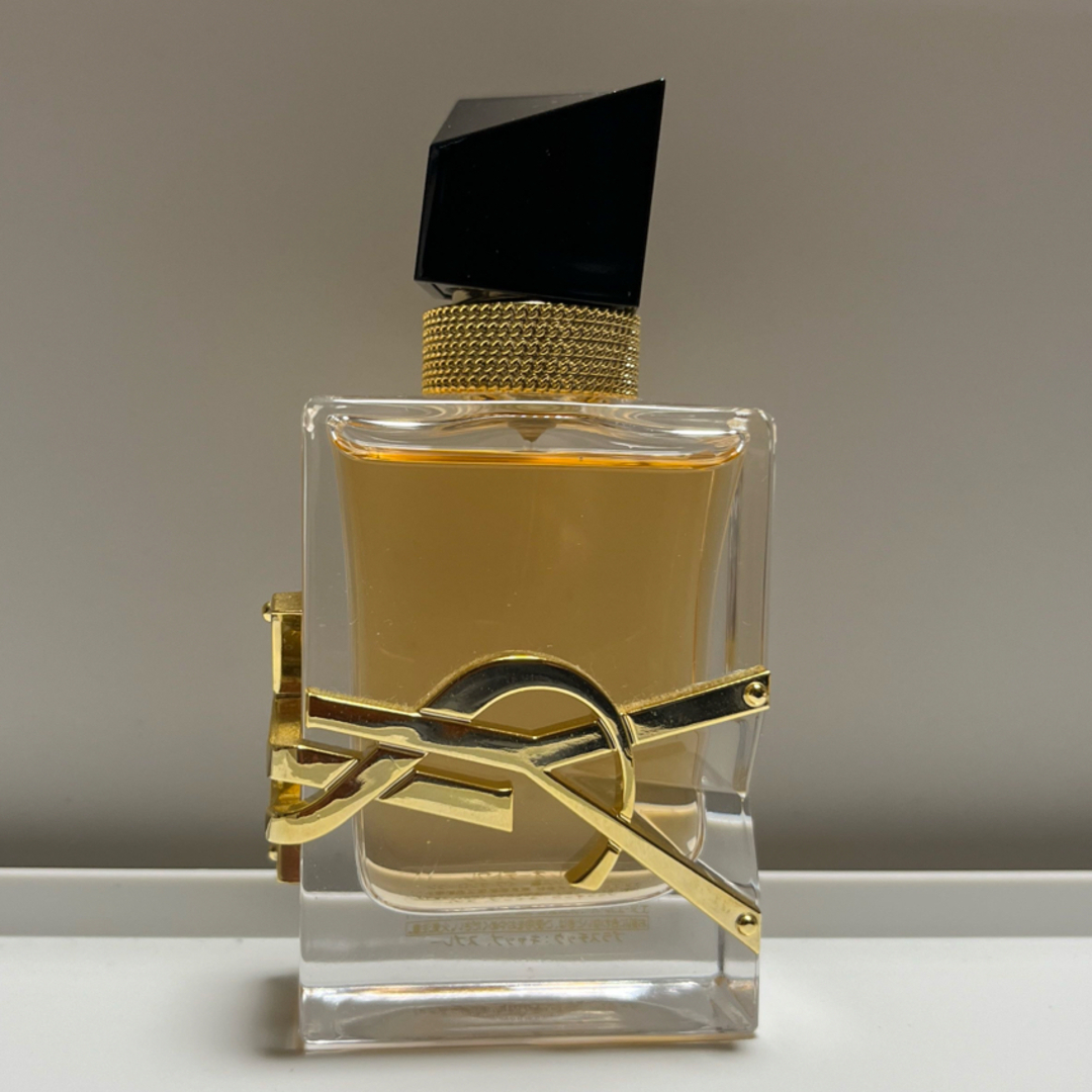 Yves Saint Laurent(イヴサンローラン)のリブレ　オードトワレ　イブサンローラン30mL コスメ/美容の香水(香水(女性用))の商品写真