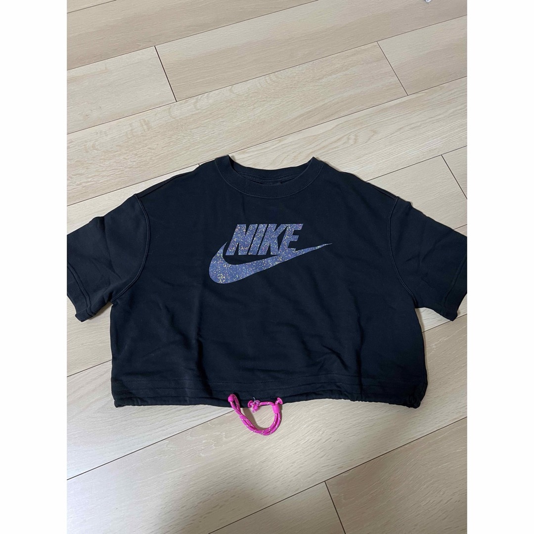 NIKE(ナイキ)のNIKE レディースショート丈ウェア、タンクトップ付き レディースのトップス(Tシャツ(半袖/袖なし))の商品写真