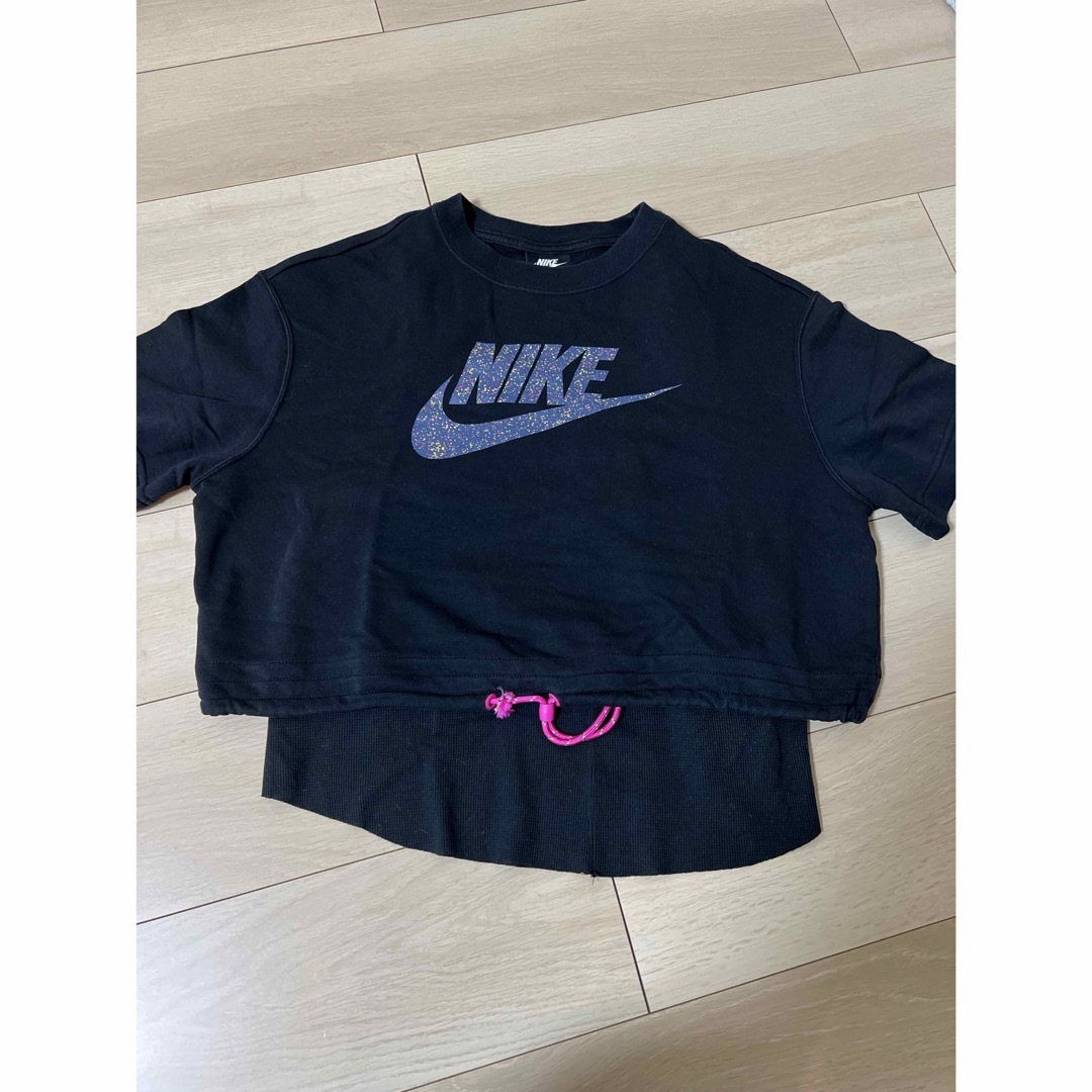 NIKE(ナイキ)のNIKE レディースショート丈ウェア、タンクトップ付き レディースのトップス(Tシャツ(半袖/袖なし))の商品写真