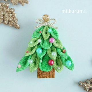 つまみ細工 ❁ ブローチ【クリスマスツリー】(コサージュ/ブローチ)