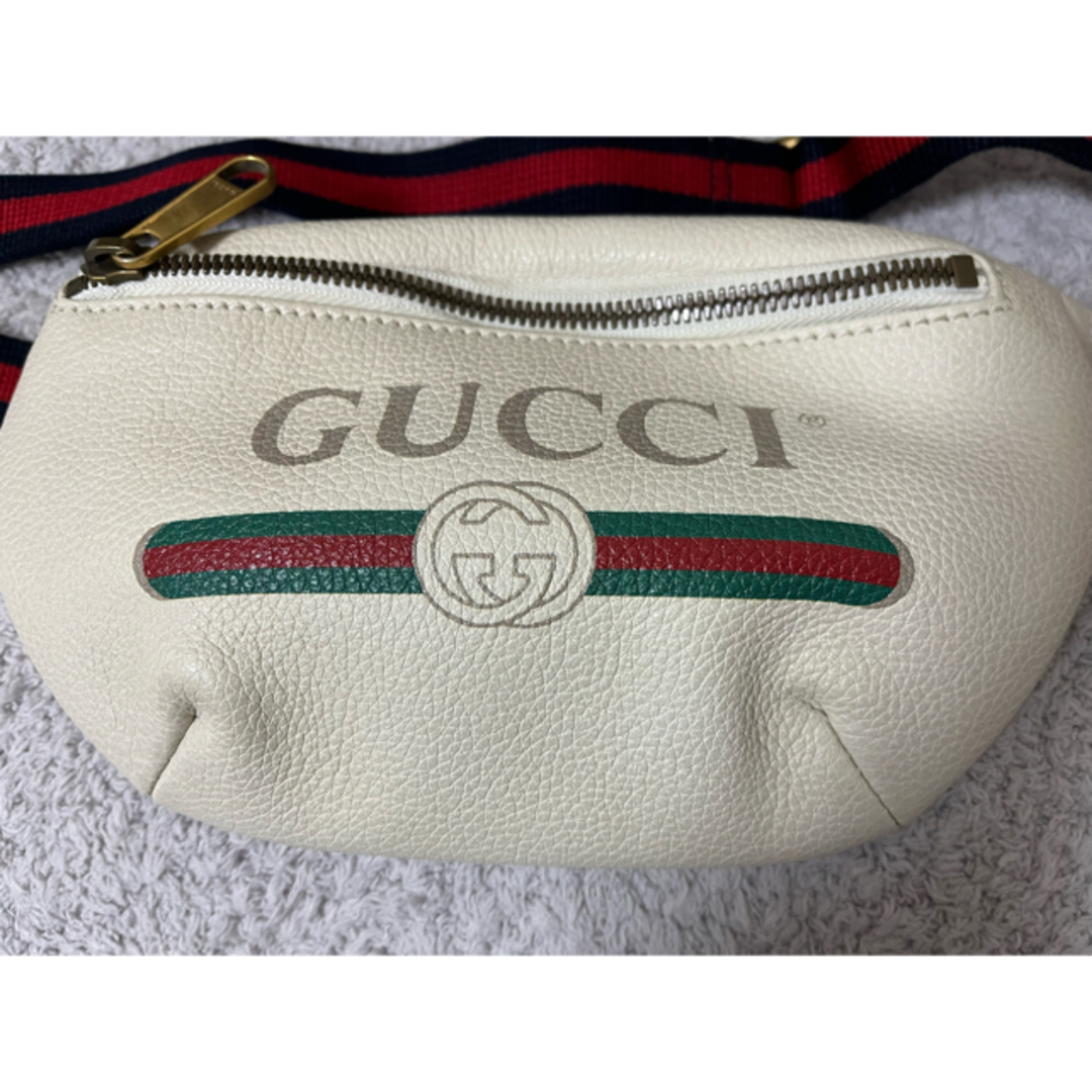 Gucci(グッチ)のGUCCI ボディバッグ　白 レディースのバッグ(ボディバッグ/ウエストポーチ)の商品写真