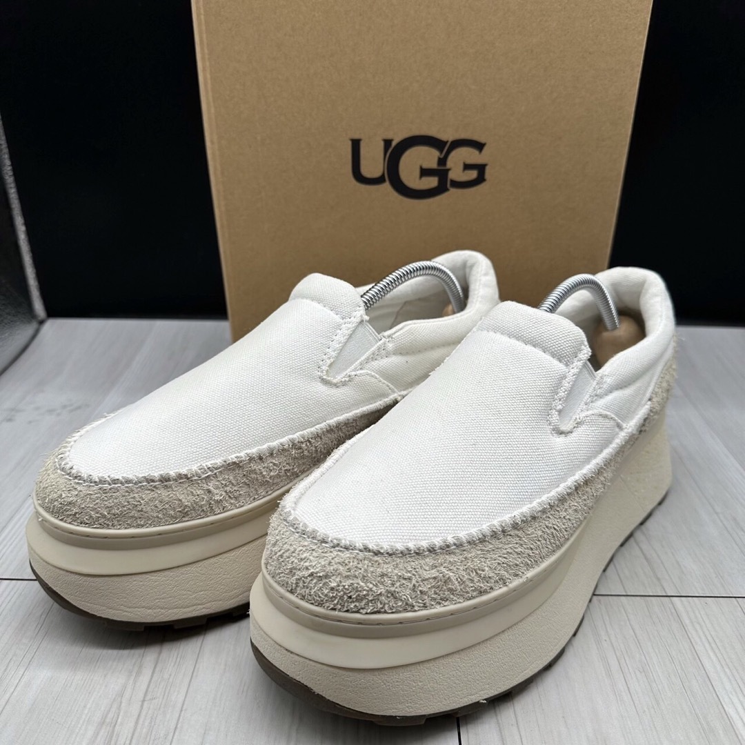 【UGG】アグ 25.5 スニーカー 厚底 スリッポン ホワイトのサムネイル