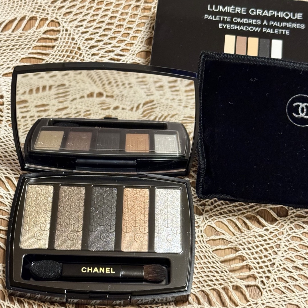 オンラインで人気の商品 CHANEL ルミエール グラフィック アイ